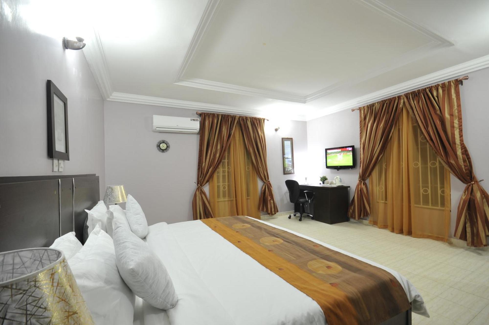 เชียร์ ลักชัวรี อพาร์ตเมนต์ แอนด์ สวีท คาร์กี Hotel อาบูจา ภายนอก รูปภาพ