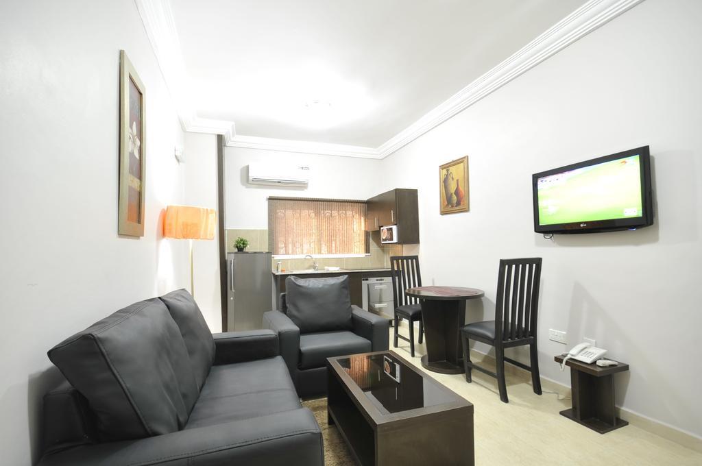 เชียร์ ลักชัวรี อพาร์ตเมนต์ แอนด์ สวีท คาร์กี Hotel อาบูจา ภายนอก รูปภาพ