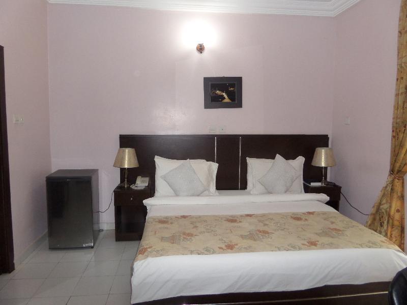 เชียร์ ลักชัวรี อพาร์ตเมนต์ แอนด์ สวีท คาร์กี Hotel อาบูจา ภายนอก รูปภาพ