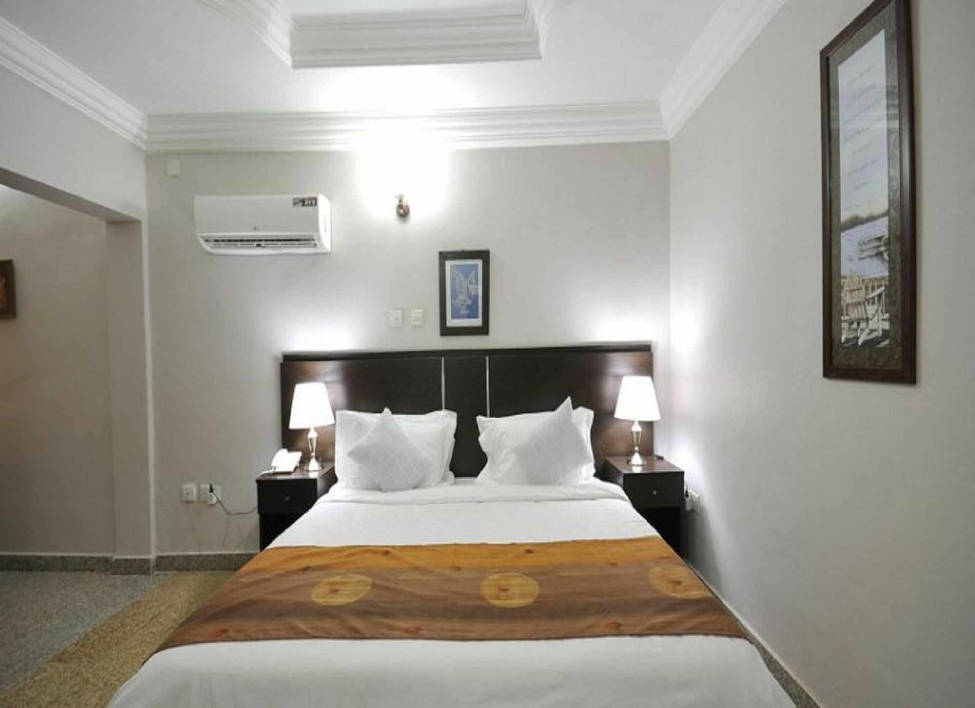 เชียร์ ลักชัวรี อพาร์ตเมนต์ แอนด์ สวีท คาร์กี Hotel อาบูจา ภายนอก รูปภาพ
